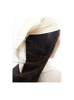 Filippa K Silk Plisse Scarf Chalk White/Vanilla^ Sjalar & Halsdukar