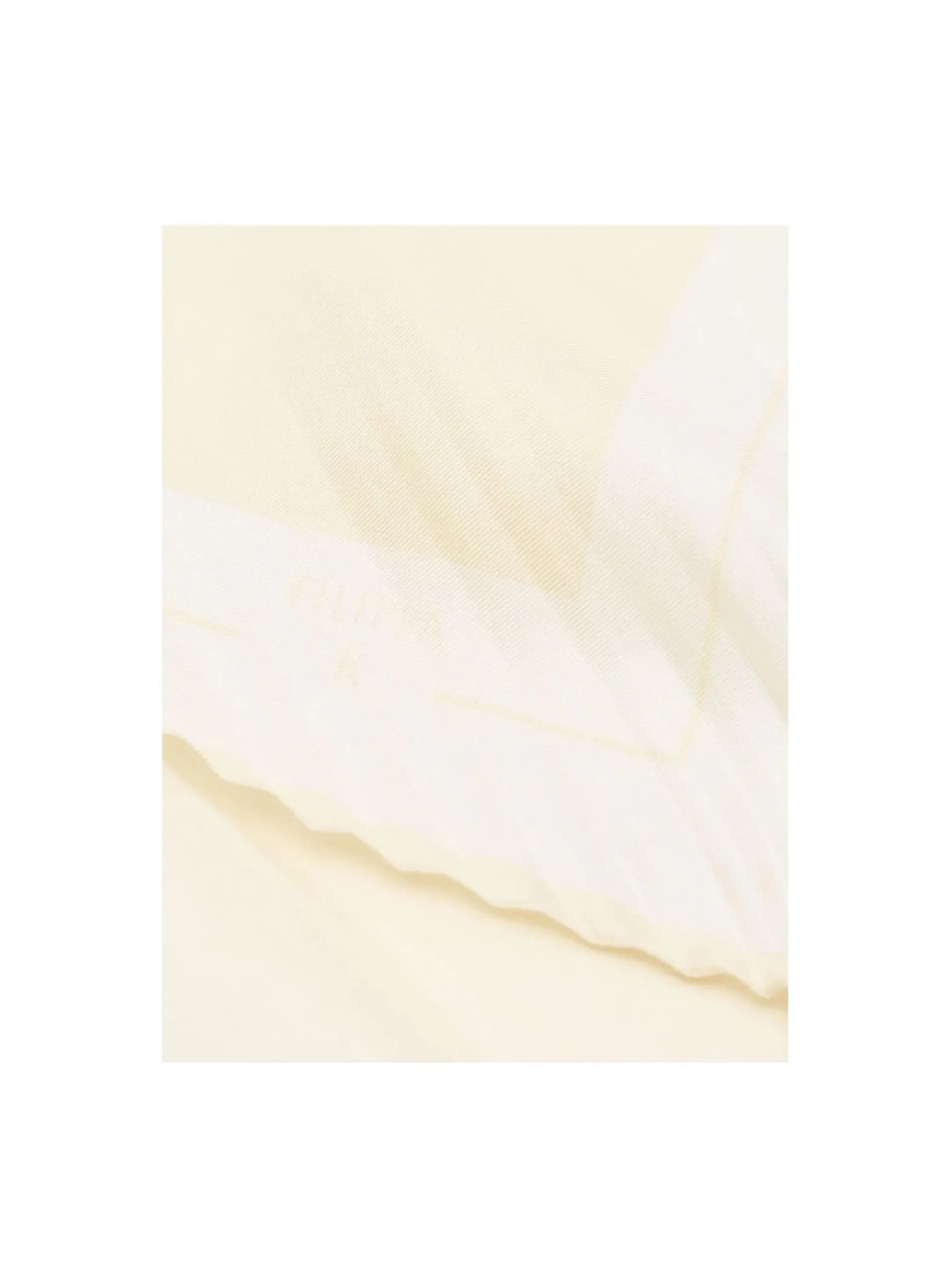 Filippa K Silk Plisse Scarf Chalk White/Vanilla^ Sjalar & Halsdukar